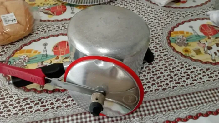 Panela de pressão clock 4,5 lts