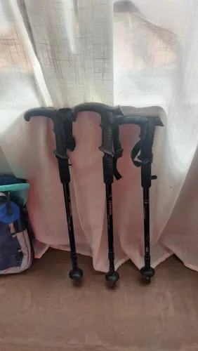 Bastão de caminhada retrátil