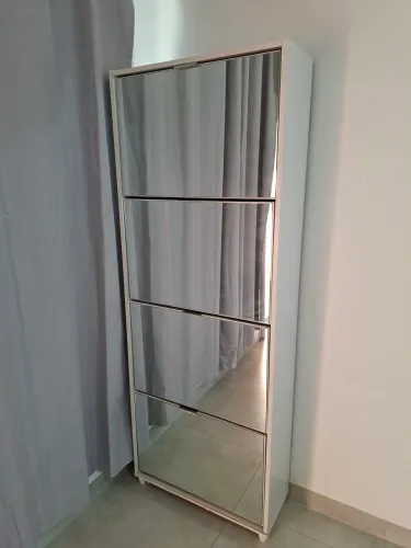 Sapateira com espelho