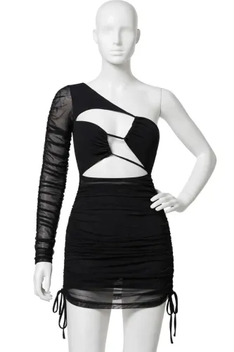 Vestido Preto tule curto com recortes