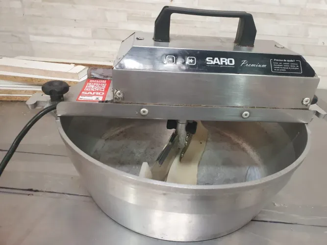 Panela mexedora saro