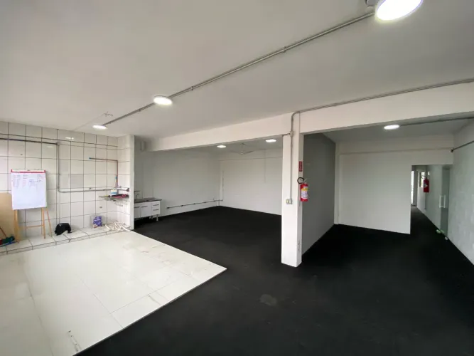 Salão Comercial de 250m² para Locação na Av. Tiradentes | Macedo, Guarulhos