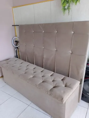 Vendo cabeceira e baú tamanho Queen!!