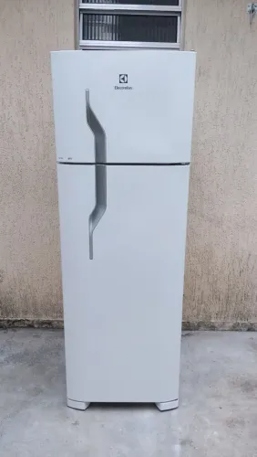 Geladeira Electrolux pequena 