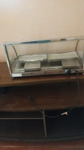 Estufa de salgados., pouco uso, com 4 bandejas, com61cm: larg.,32cm de fundo e 29cm de alt