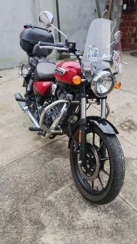 Moto super conservada usado só em asfalto