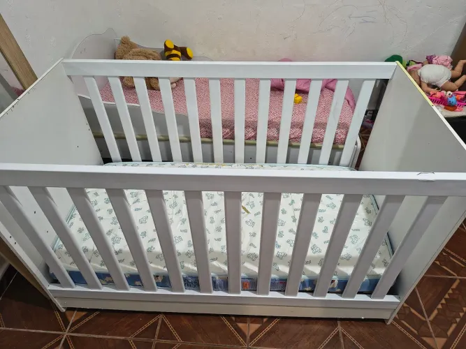 Berço que vira cama