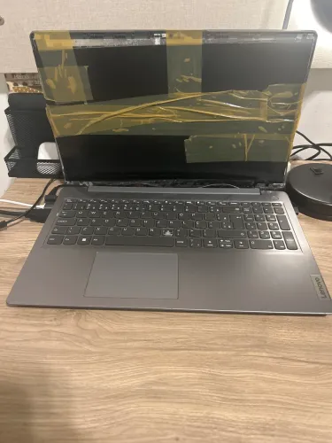 Computador Lenovo com tela quebrada!