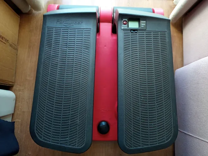 Stepping Air Climber