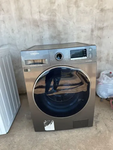 Vende-se uma máquina lava e seca Samsung