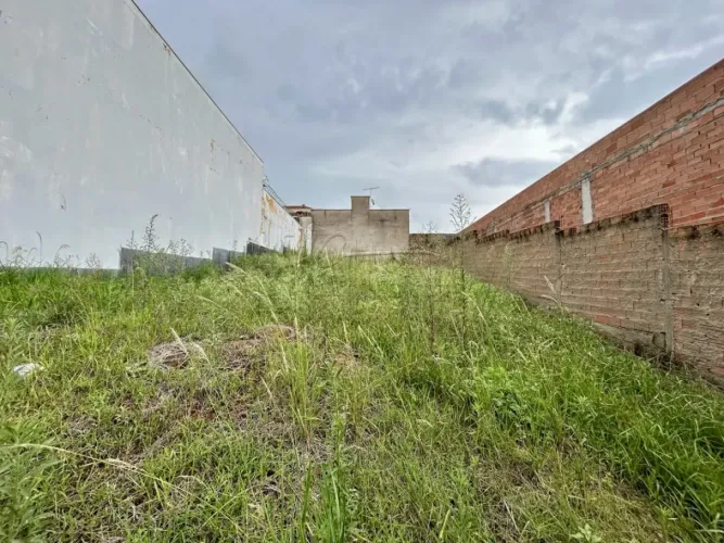Terreno de 300m² à venda - Bonfim Paulista