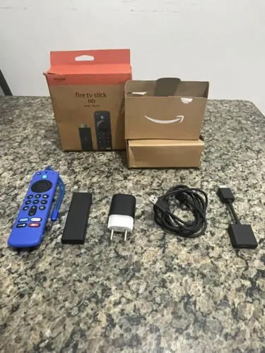 Amazon Fire Stick HD (1080P) | Com controle remoto por voz com Alexa