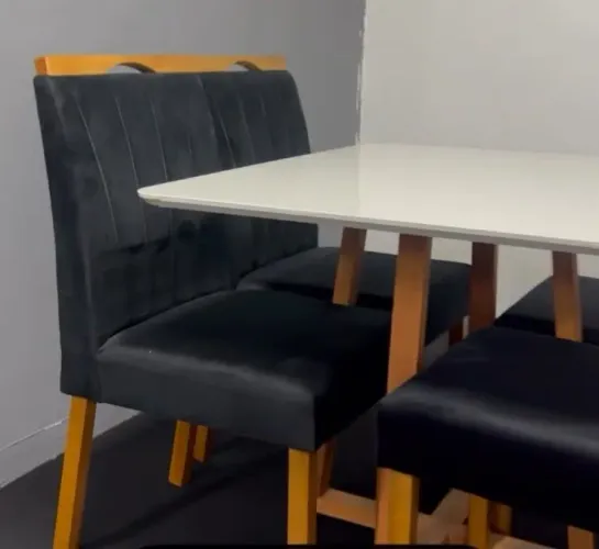 Mesa com cadeiras