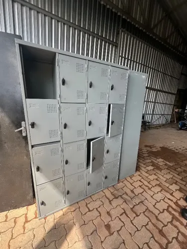 Armário de aço 16 portas