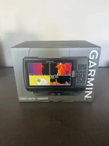 Sonar para pescaria Garmin Striker Vivid 7SV + Transducer