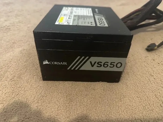 Fonte Corsair VS650 usada