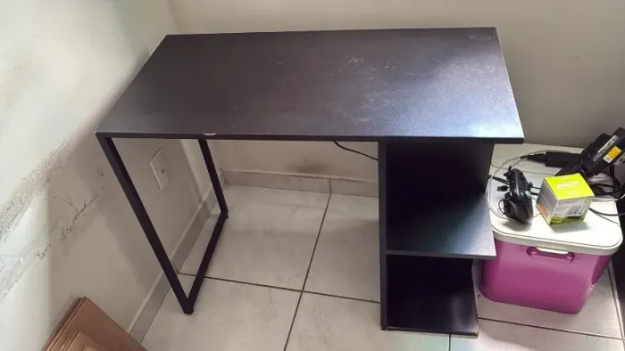 Escrivaninha Mesa de Escritorio Preta com Prateleiras Estilo Industrial