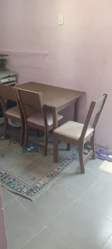 Mesa com 3 cadeiras