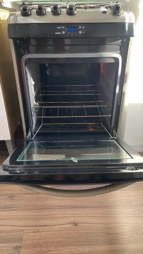 Fogão eletrolux 4 bocas e forno excelente