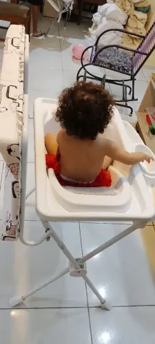 Banheira com trocador, cadeira redutora e suporte