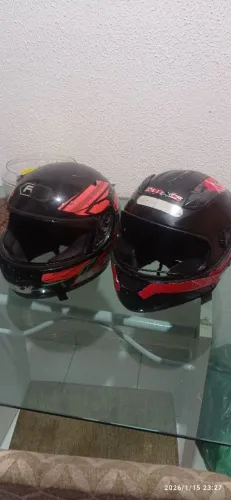 Vendo capacetes usados 