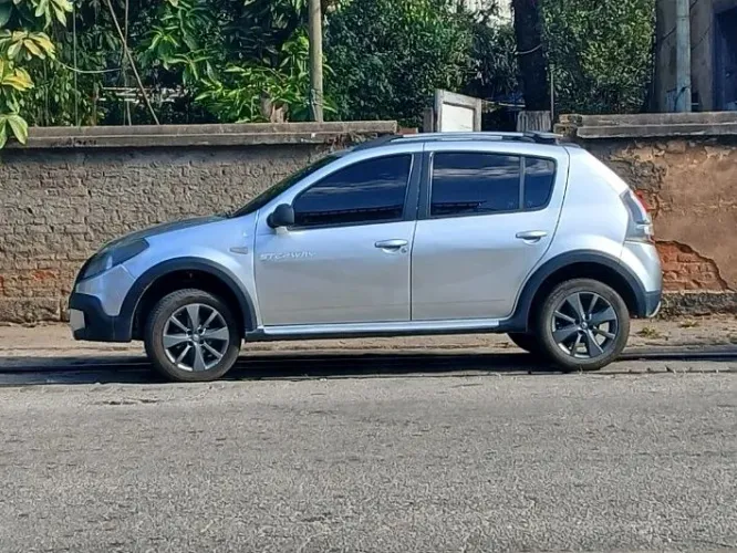 Renault Sandero Stepway Hi-power 1.6 8V 5P 2013