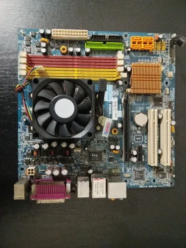 Placa mãe DDR2 + 2 memórias ram de 2GB 