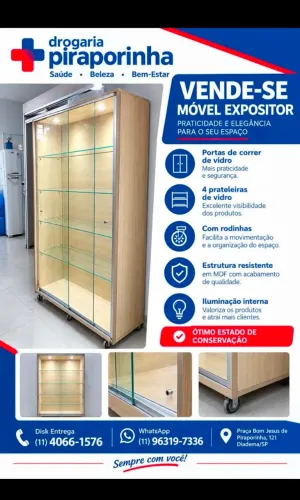 Vendo espositora loja, portas de vidros e 4 prateleiras de vidro.