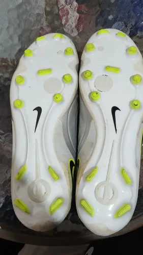 Chuteira nike tiempo 