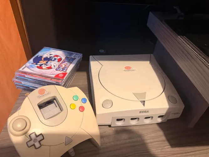 Dreamcast americano compatível com GDEMU