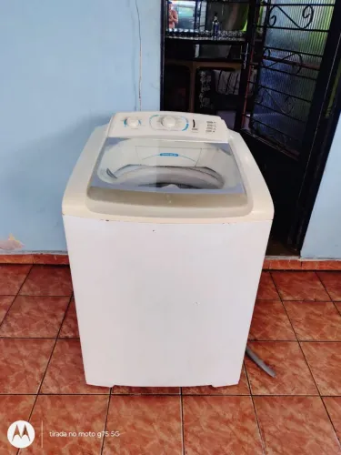 Vendo máquina de lavar faz tudo 15 kg funcionando perfeitamente do meu uso