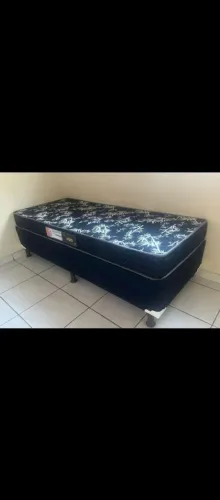 Vendo cama semi nova