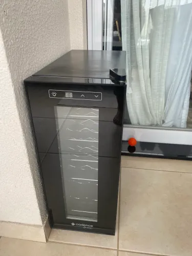 Vendo Dega para 10 garrafas 