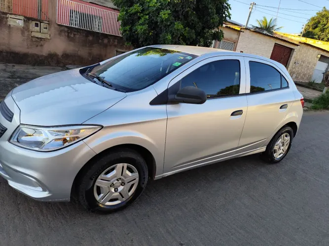 Chevrolet Onix Hatch LS 1.0 8V Flex Power Mec. 4P 2015