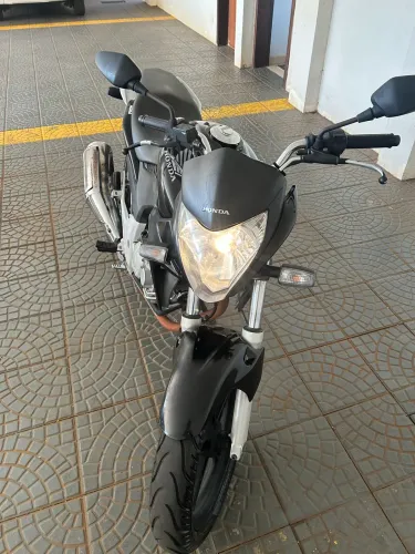 CB300 em ótimo estado