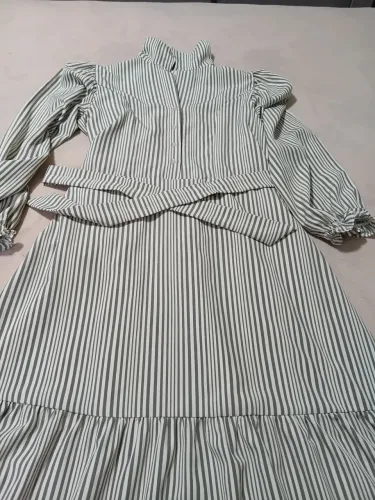 Vestido listrado com faixa GG