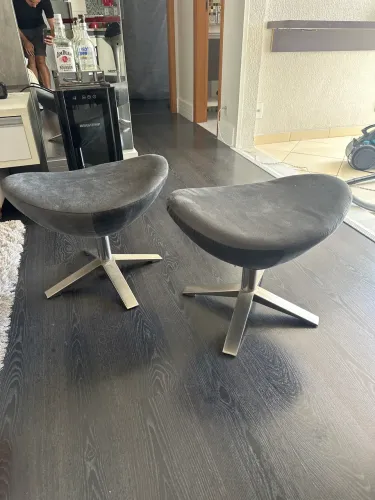 Banquetas giratórias novas 