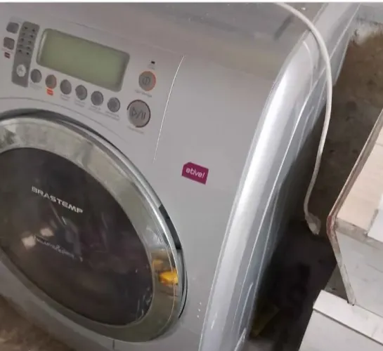 Vendo máquina lava e seca para conserto
