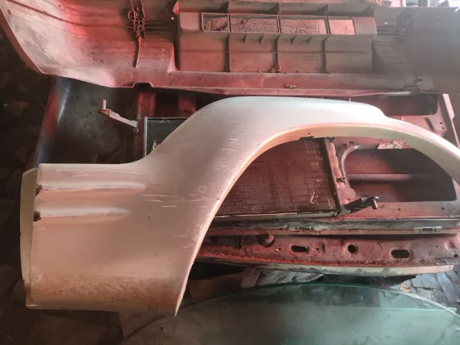 Moldura traseira direita paralama Hyundai Galloper