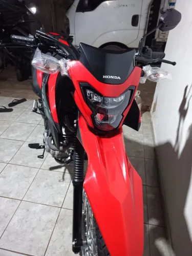 Vendo troco bros abs emplacada are 2027 leiavo anúncio golpista nem tente