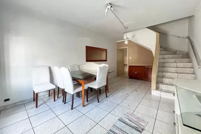 Casa à Venda - Bom Retiro, 3 Quartos, 140 m2