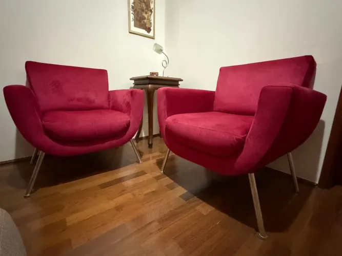     Poltrona design moderna- tenho 2 unidades?