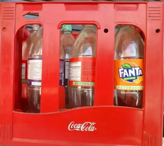 Caixa para 9  garrafas de Coca Cola Retornavel 2 Litros, Com e Sem Garrafas 