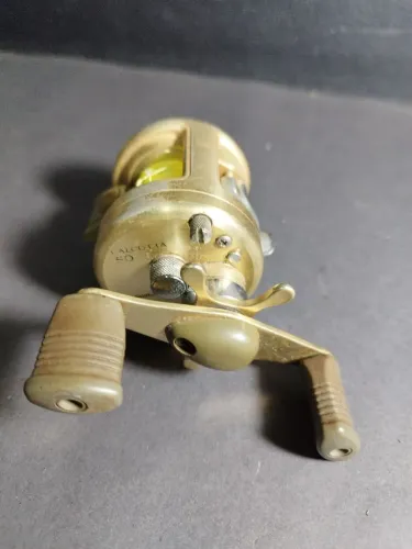 Carretilha Shimano Calcutta 50