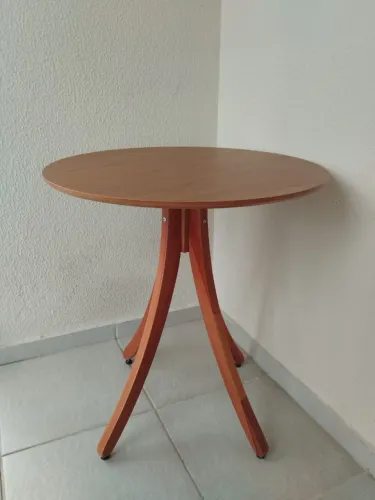 Mesa de madeira maciça eco freijó