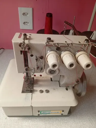 Máquina Galoneira