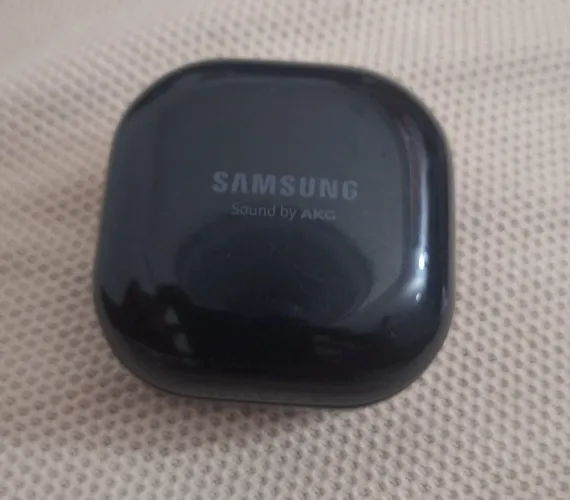 Fone sem Fio Samsung Galaxy Buds Live Preto (SÓ A CAPA)