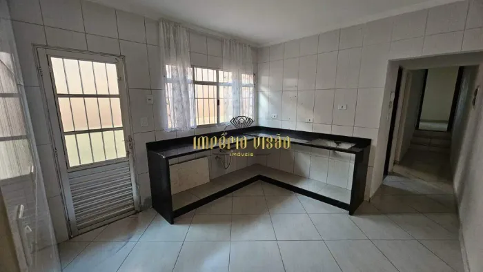 Casa para Alugar com 3 Dormitórios no bairro Alto Ipiranga em Mogi das Cruzes-SP