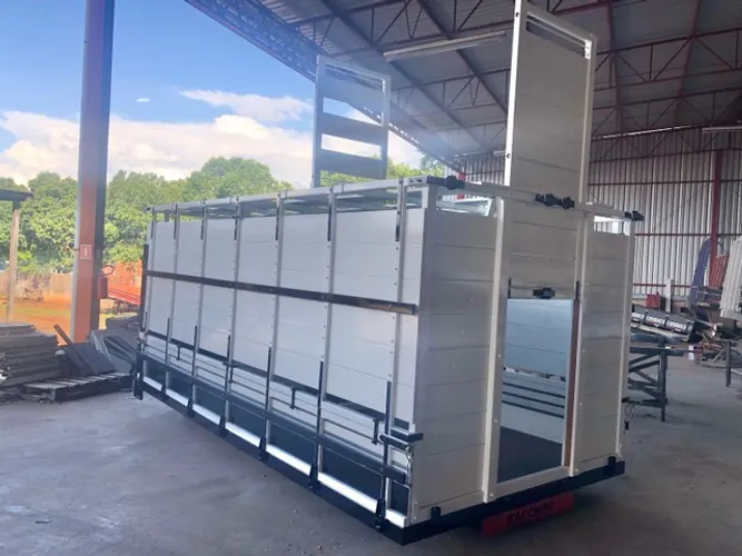 CARROCERIA SOBREGRADE BOIADEIRO 4,50