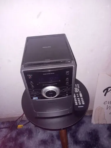 Vendo esse Micro Sistem todo bom Phillips funcionando perfeitamente bem conservado.